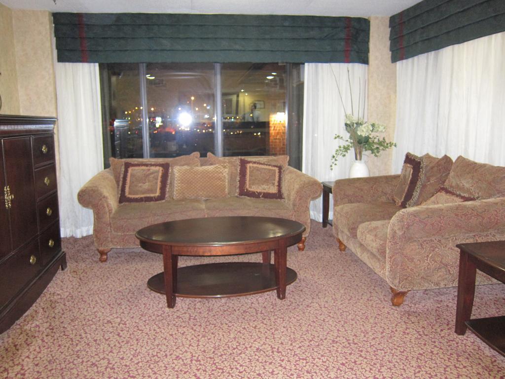 Comfort Inn Meadowvale Мисисага Екстериор снимка