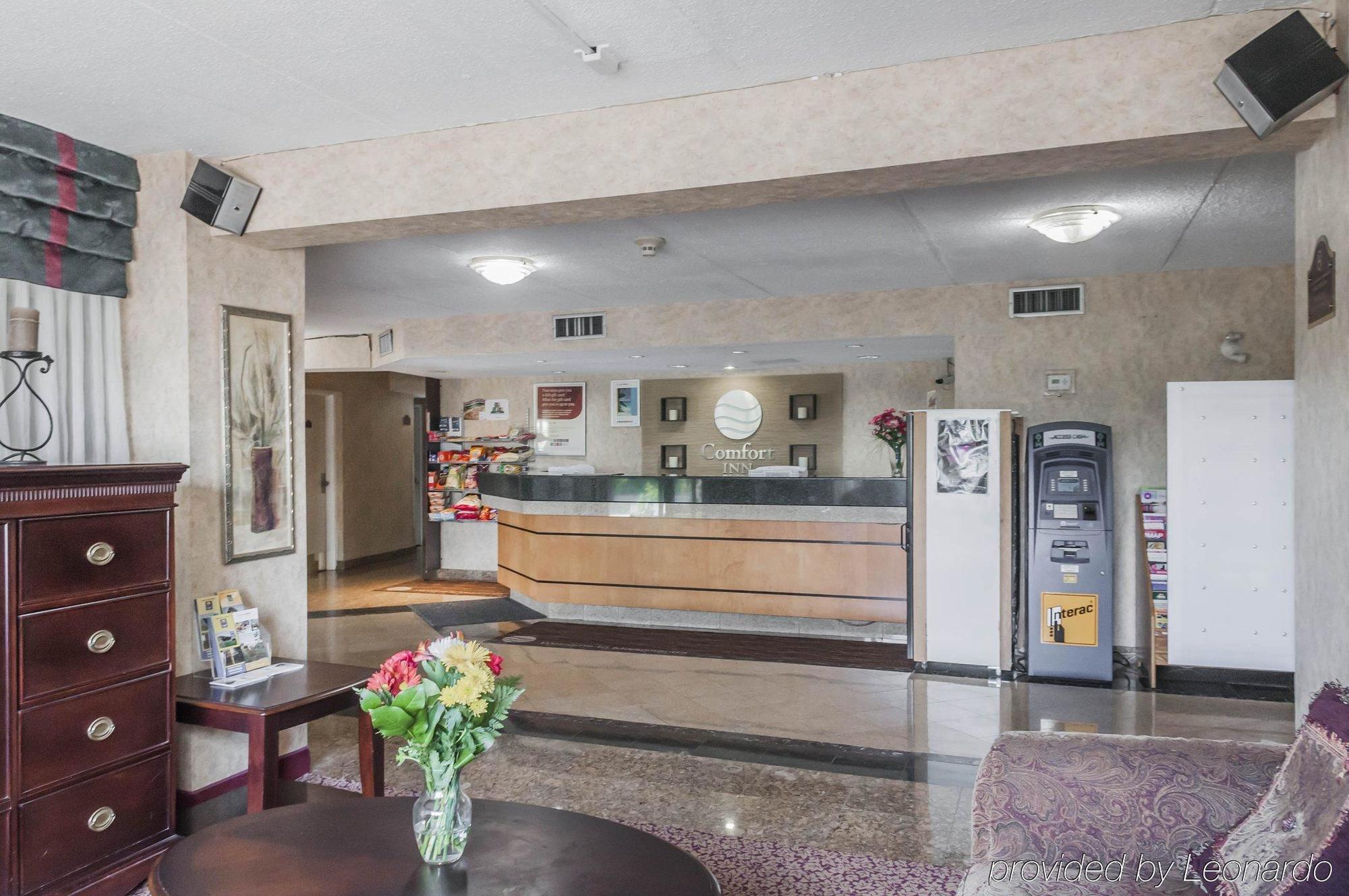 Comfort Inn Meadowvale Мисисага Екстериор снимка