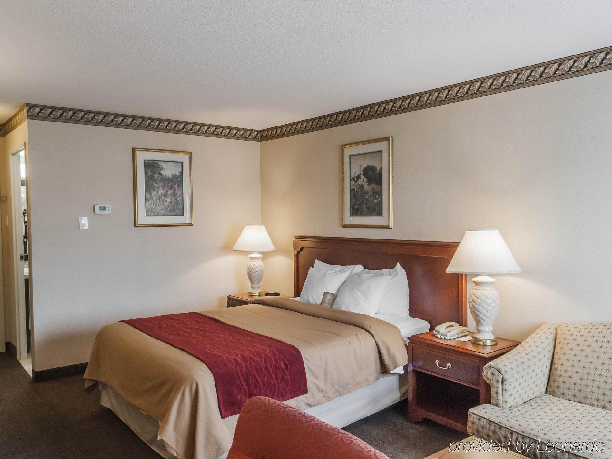 Comfort Inn Meadowvale Мисисага Екстериор снимка