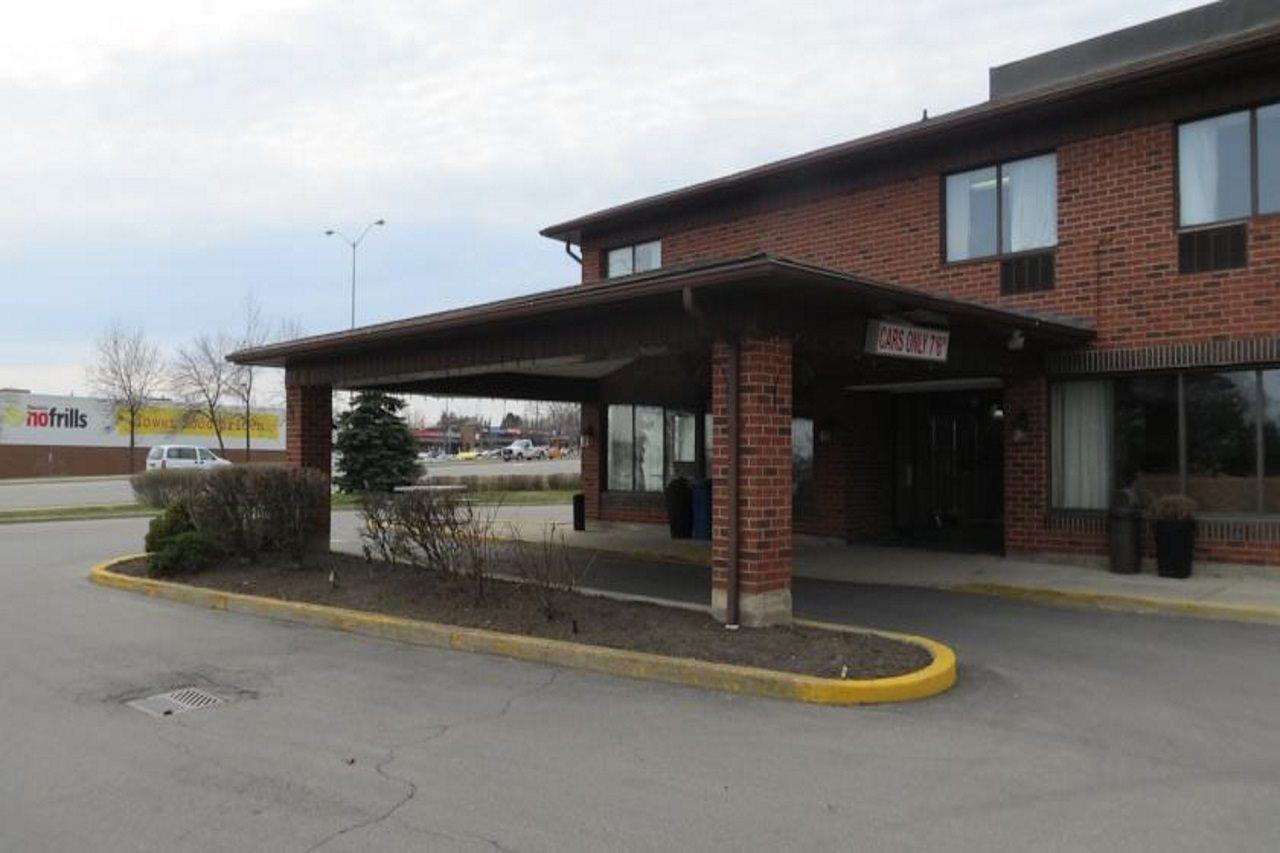 Comfort Inn Meadowvale Мисисага Екстериор снимка