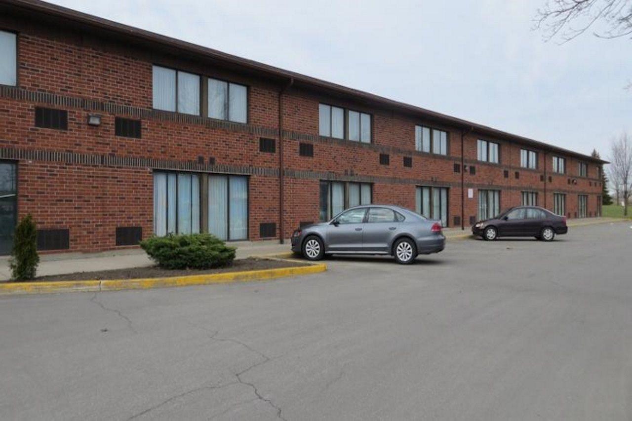 Comfort Inn Meadowvale Мисисага Екстериор снимка