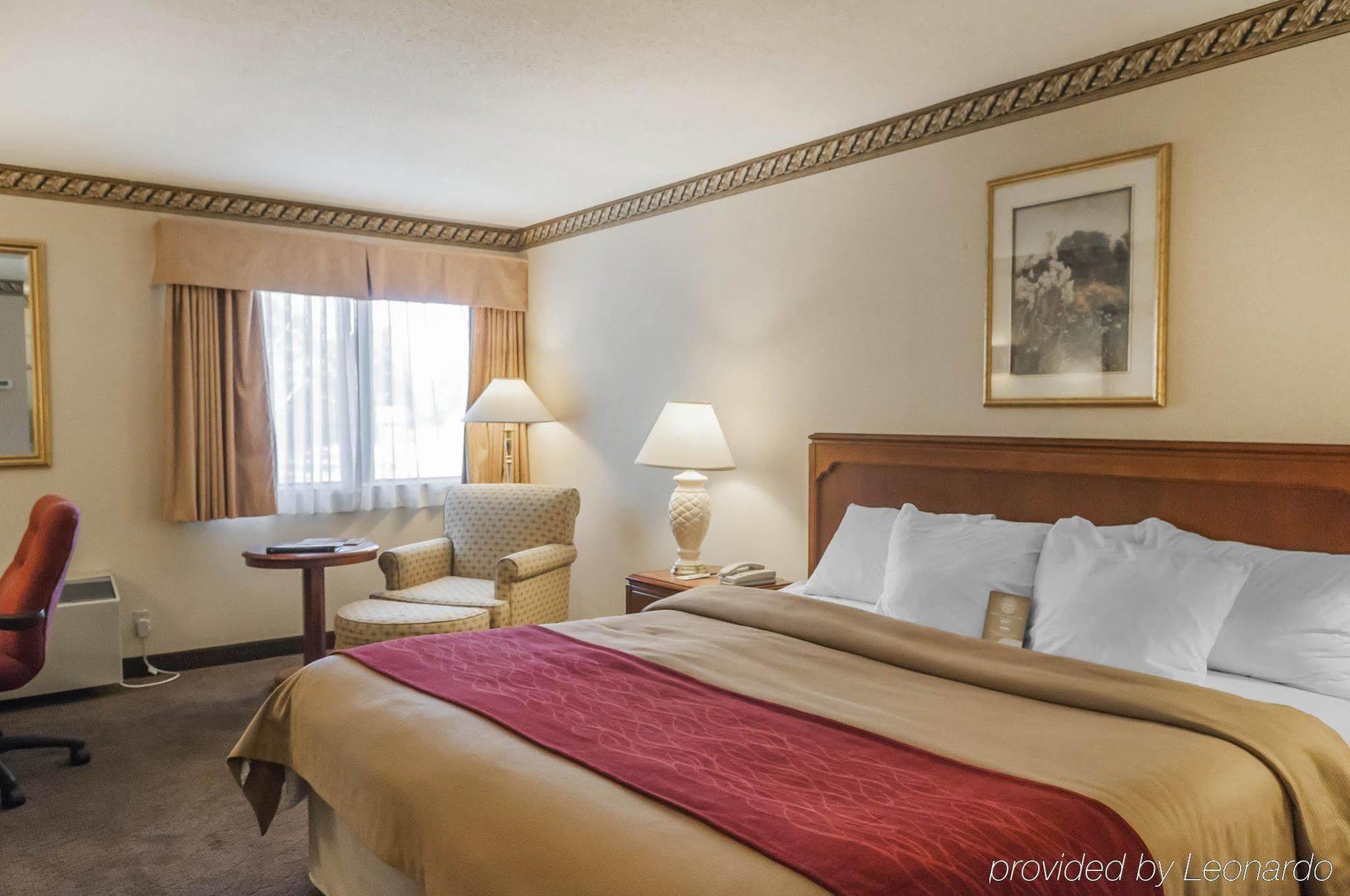 Comfort Inn Meadowvale Мисисага Екстериор снимка